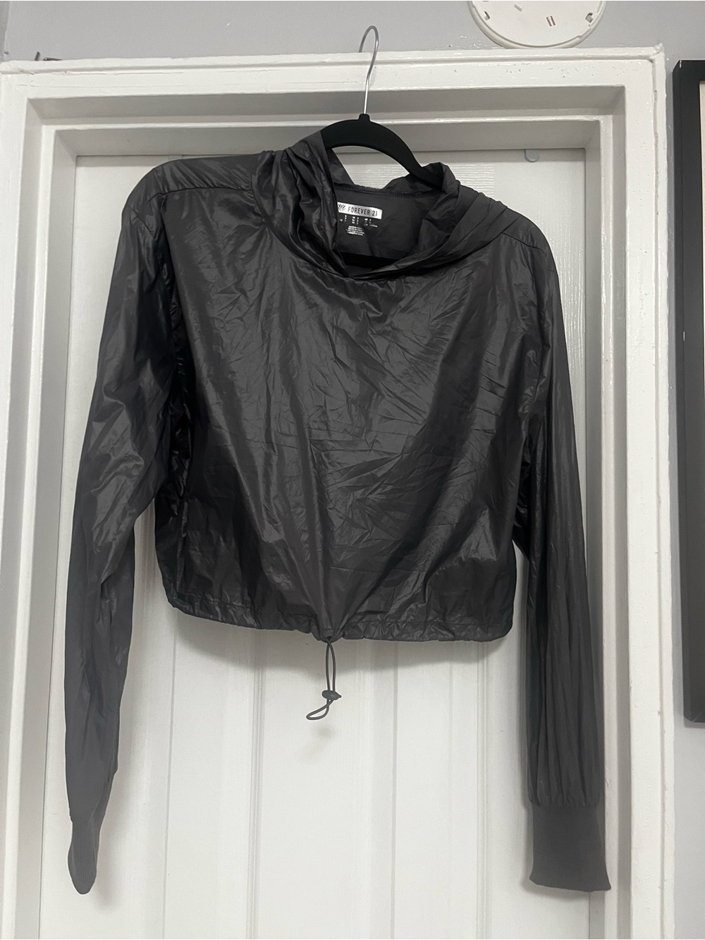 Aritzia Black Lightweight Cropped Windbreaker Jacket